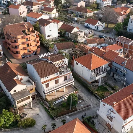 Lana Biograd Na Moru