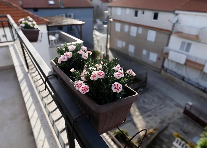 Lana * Biograd Na Moru