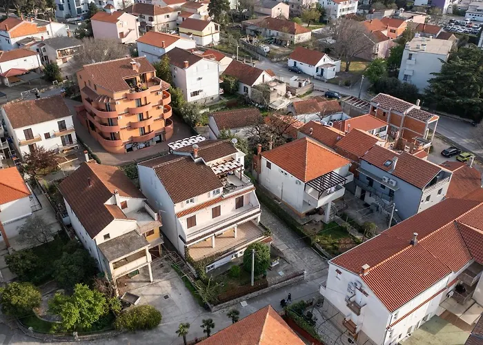 Lana Biograd Na Moru