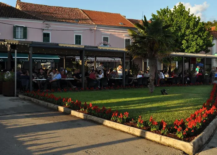 Lana Biograd Na Moru